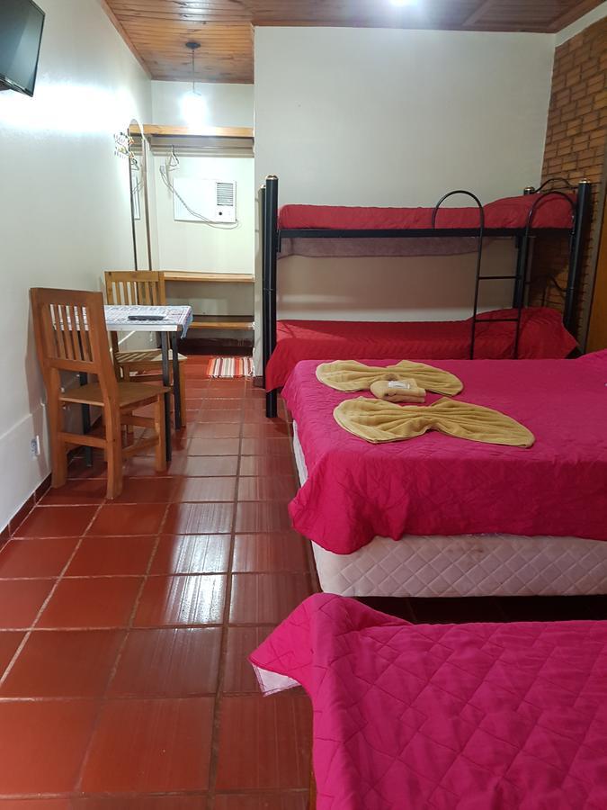 Hostel Y Posada Colibri Puerto Iguazú Kültér fotó